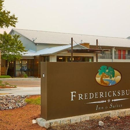 Fredericksburg Inn And Suites Экстерьер фото