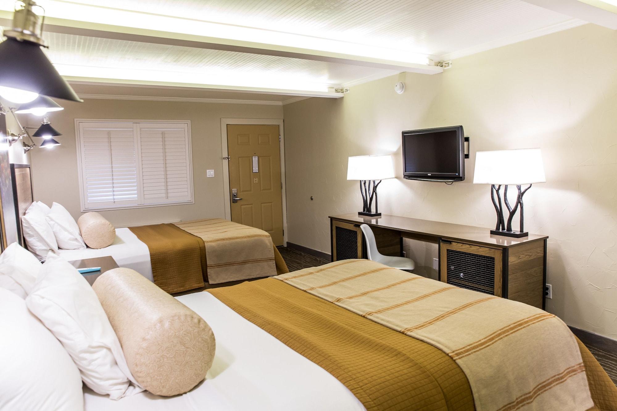 Fredericksburg Inn And Suites Экстерьер фото