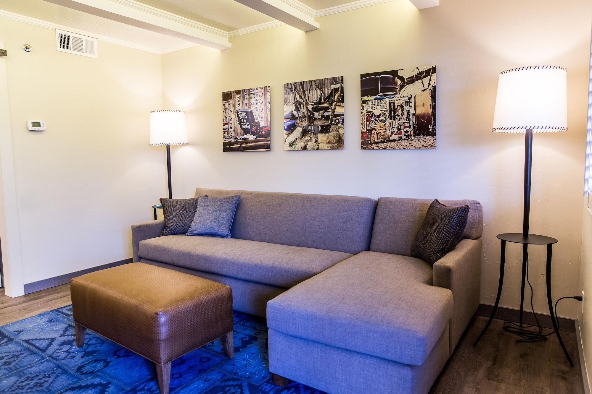 Fredericksburg Inn And Suites Экстерьер фото